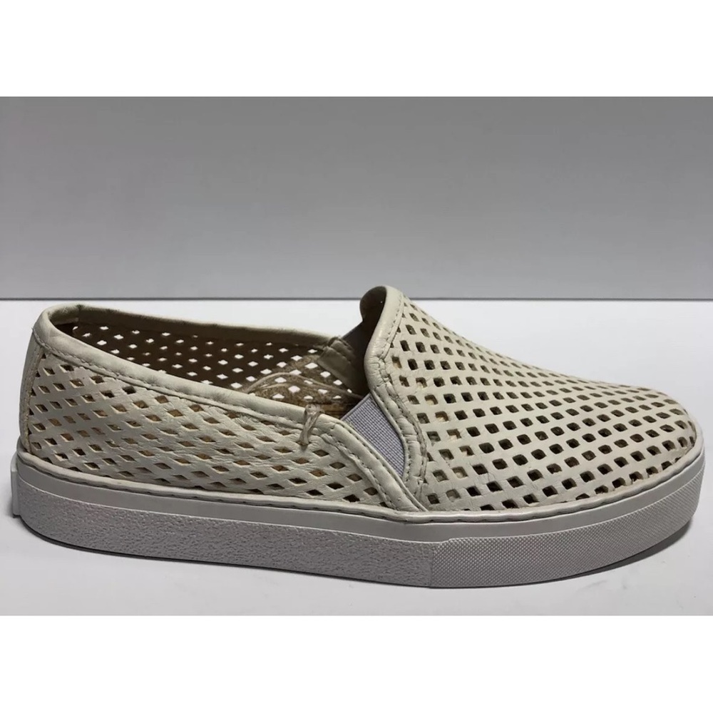 Jibs Women’s Slip-On Shoes Beige, Size 7 M.